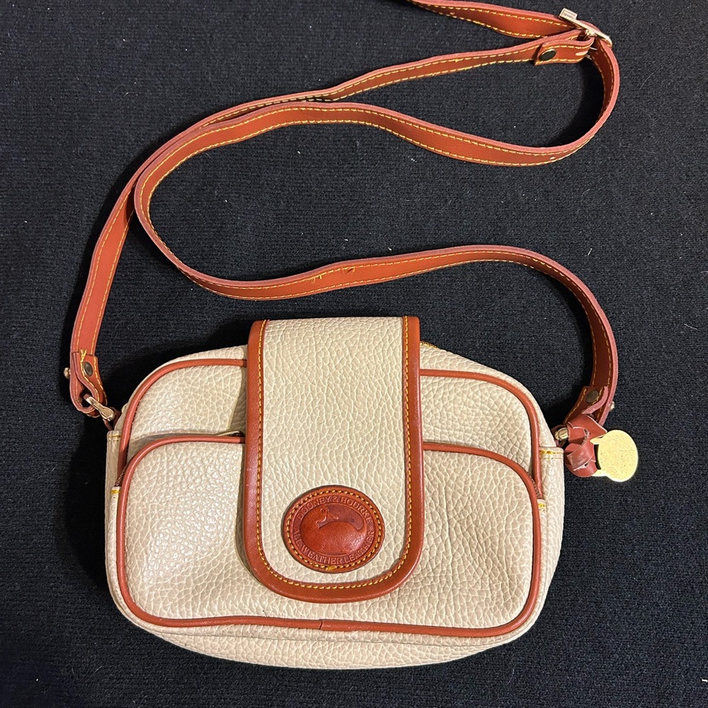 Classic Vintage Tan and Brown Leather Dooney & Bourke Crossbody Bag